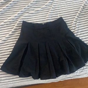 Pleated black skirt size small